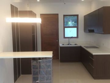5 Bedroom House and Lot for Sale in Filinvest 2 Quezon City