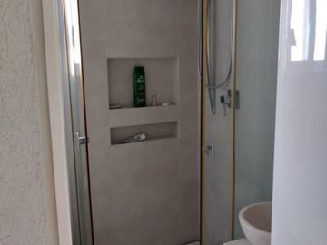 CASA CON ALBERCA Y AREAS VERDES, CUERNAVACA