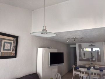CASA CON ALBERCA Y AREAS VERDES, CUERNAVACA