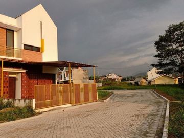 Jual Rumah 2 Lantai Bisa KPR DP 0% Cicilan 1,2jt strategis Soreang dkt tol Seroja Bandung