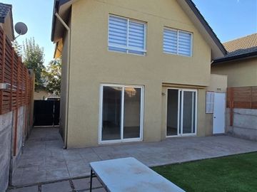 Casa en venta de 4D 3B 2E Condominio Laguna Norte navegable