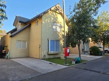 Casa en venta de 4D 3B 2E Condominio Laguna Norte navegable