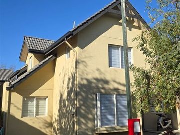 Casa en venta de 4D 3B 2E Condominio Laguna Norte navegable