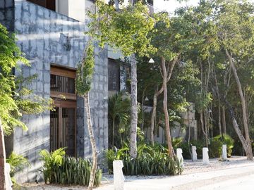 Departamento con alberca privada, edificio inspirado por arte