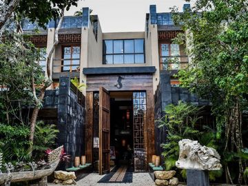Departamento con alberca privada, edificio inspirado por arte