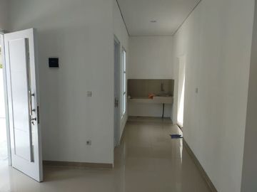 Rumah 2 lantai siap huni harga MURAH di daerah Kiarasari Buahbatu