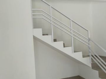 Rumah 2 lantai siap huni harga MURAH di daerah Kiarasari Buahbatu