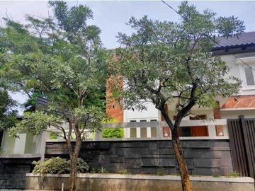 Rumah Mewah Hoek Bintaro Sektor 1 Siap Huni ada Kolam Renang