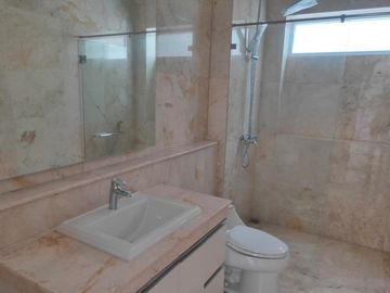 Rumah Mewah Hoek Bintaro Sektor 1 Siap Huni ada Kolam Renang