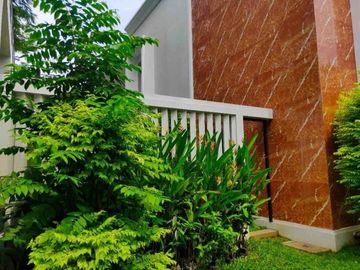 Rumah Mewah Hoek Bintaro Sektor 1 Siap Huni ada Kolam Renang