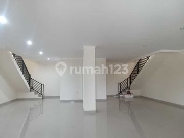 2 Ruko Gandeng di Daerah Mejasem