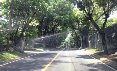 HOUSE AND LOT FOR SALE IN FORBES PARK, MAKATI CITY