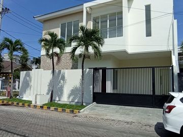 Rumah SUTOREJO Mulyosari Surabaya Dkt Bhaskara ITS Unair