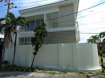 Rumah SUTOREJO Mulyosari Surabaya Dkt Bhaskara ITS Unair