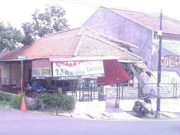 Dijual Cepat !! Rumah Tua Terhitung Tanah di Daerah Bintaro Sektor 2 , Jakarta Selatan