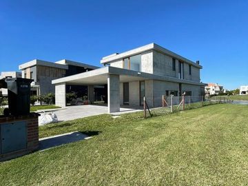 Casa en construcción  en Barrio Virazón - Nordelta