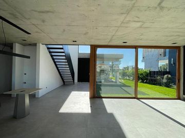 Casa en construcción  en Barrio Virazón - Nordelta