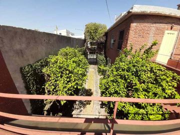 Casa para 2 Familias en venta en Avellaneda Este