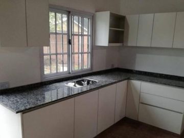 CHALET DE 3 AMBIENTES EN LOTE DE 10X46 EN VENTA - ITUZAINGO NORTE
