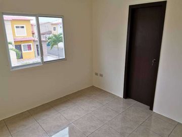 Casa de venta en la Urbanización Durán City, 4 dormitorios, de estreno.