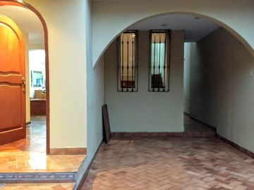 VENDO CASA EN URB. SANTA PATRICIA 2DA ETAPA – LA MOLINA