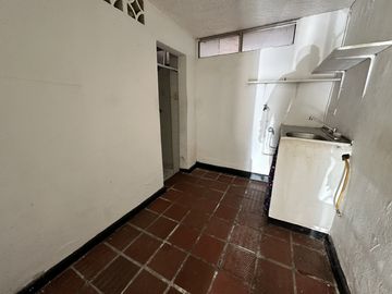 casa en venta en ciudad jardín. Cod V106046