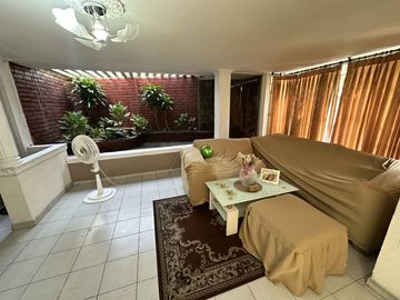 casa en venta en ciudad jardín. Cod V106046