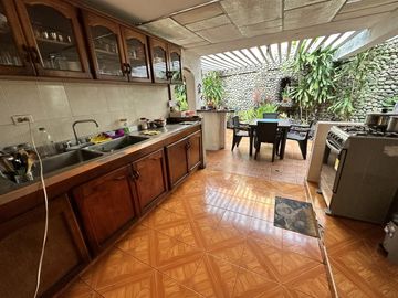 casa en venta en ciudad jardín. Cod V106046