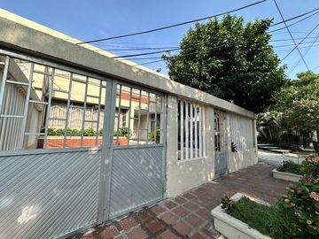 casa en venta en ciudad jardín. Cod V106046