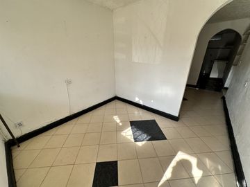 casa en venta en ciudad jardín. Cod V106046