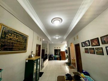Rumah Mewah dalam Perum Seturan