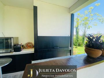 Casa en Venta 6 ambientes Barrio El Canton Norte a la laguna.