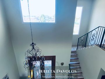 Casa en Venta 6 ambientes Barrio El Canton Norte a la laguna.