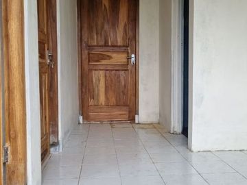 RUMAH CANTIK TEPI JALAN UTAMA DI SECANG MAGELANG