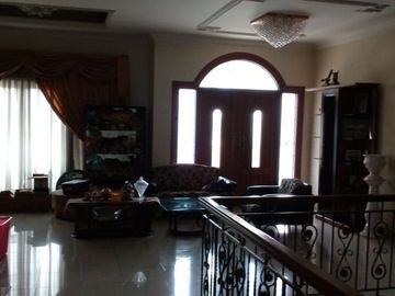 Rumah diJual di Simprug, Jakarta Selatan. Ada Kolam Renang