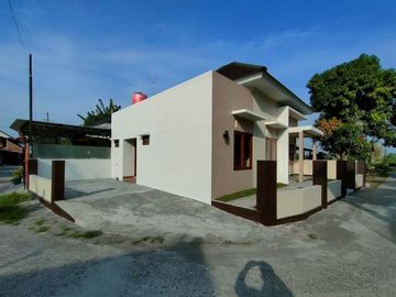 Rumah Baru Hook Dekat Pleret Bantul