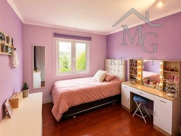 Casa en venta de 4 dorm. en PIEDRA ROJA CHICUREO Colina