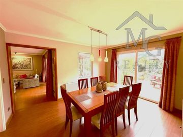 Casa en venta de 4 dorm. en PIEDRA ROJA CHICUREO Colina
