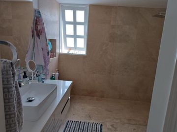 casa en arriendo/venta en tejares de san fernando. Cod V107827