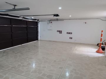 casa en arriendo/venta en tejares de san fernando. Cod V107827