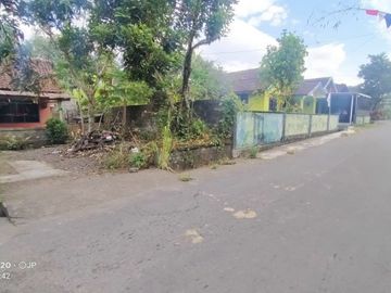 Tanah pekarangan Tepi Jalan Aspal Ceper, Wedomartani