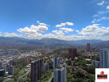 apartamento en arriendo en el poblado. Cod A6773