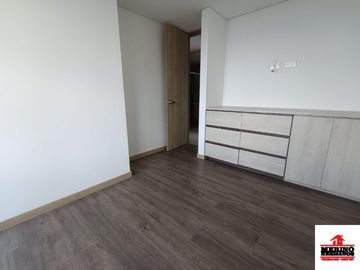 apartamento en arriendo en el poblado. Cod A6773