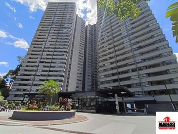apartamento en arriendo en el poblado. Cod A6773