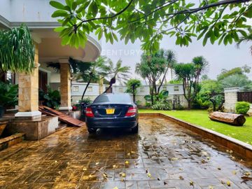 Dijual Rumah Pondok Indah Tanah Luas Ada Swimming Pool