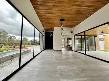 Venta de casa campestre en Llanogrande
