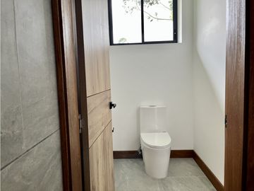 Venta de casa campestre en Llanogrande