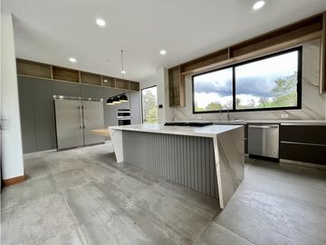 Venta de casa campestre en Llanogrande
