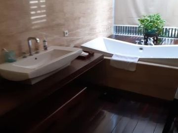 Rumah Semi Furnish Dijual Graha Famili Surabaya *SI