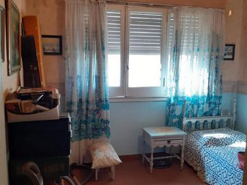 Chalet 3 ambientes con cochera en venta, Bernal !!!! EXCELENTE UBICACION !!!!